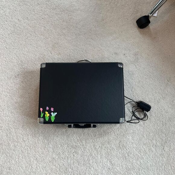 VICTROLA RECORD PLAYER - Picture 2 of 2